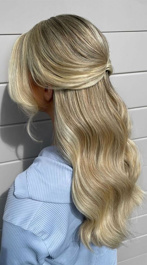 Bridesmaid Hair Inspo, Bridal Hair Half Up, Bridemaids Hairstyles, Half Up Half Down Prom, Bridal Hair Down, Half Up Wedding Hair, Wedding Hair Half, Pageant Hair, Simple Prom Hair