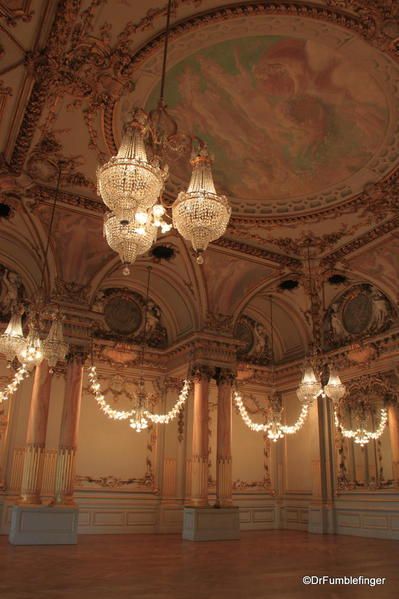 1800s Ballroom, Royal Ballroom Aesthetic, Bridgerton Ballroom, Masquerade Ballroom, Balls Aesthetic, Ball Rooms, Masquerade Ball Aesthetic, Royal Ballroom, Ballroom Aesthetic