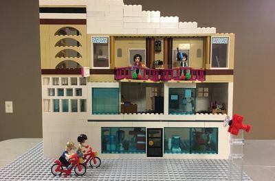 LEGO IDEAS - The LEGO Hotel - Modular Building Lego Hotel, Diy Lego, Art Hotel, Lego Diy, Creative Kids Crafts, State Of The Art, Modular Building, Building Techniques, Lego Moc