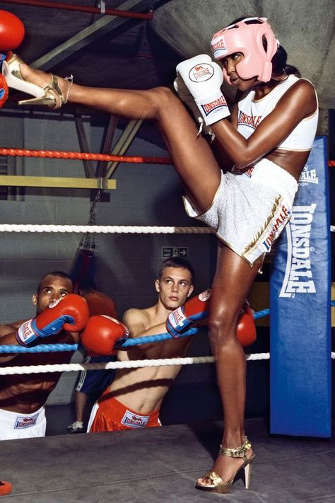 Boxing Classes, Boxing Girl, Friday Workout, Boxing Shorts, Women Boxing, Photoshoot Concept, Boxing Day, Foto Ideas Instagram, Muhammad Ali