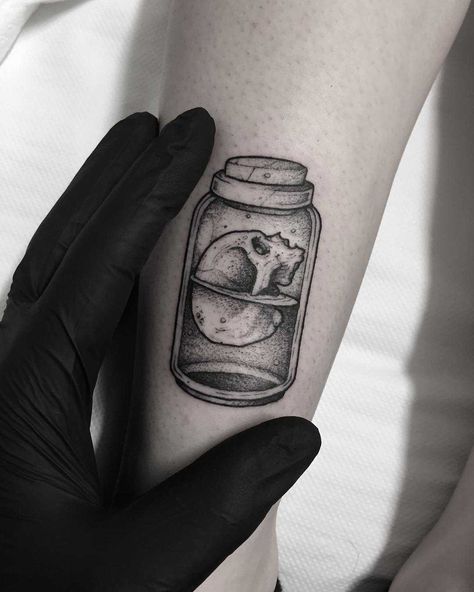 Skull in a jar tattoo - Tattoogrid.net Pill Bottle Tattoo, Skull In A Jar, Potion Tattoo, Net Tattoo, Jar Tattoo, Tattoo Fillers, Random Tattoos, Skull Bottle, Cage Tattoos