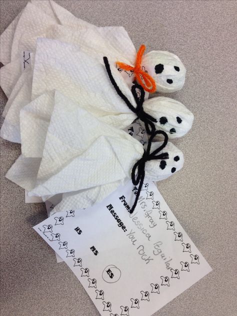 Made "ghost grams" for a school fundraiser! This worked really well. We had them fill out a message then we attached it to a blow pop we dressed as a Ghost with a paper towel and yarn.  We then delivered them on halloween :) Student Council Halloween Ideas, Boograms Ideas, Winter Grams For School, Halloween Grams Fundraiser, Halloween Fundraiser Ideas Schools, Halloween Candy Grams Fundraiser, Halloween Grams Ideas, Boo Grams Ideas, Halloween Fundraiser Ideas