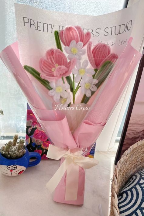 pink flower bouquet for sister Piper Cleaner Flower Bouquet, Handmade Tulips, Clean Flowers, Pink Flower Bouquet, Piping Flowers, Flower Bouquet Diy, Diy Pipe, Flower Gift Ideas, Flower Business