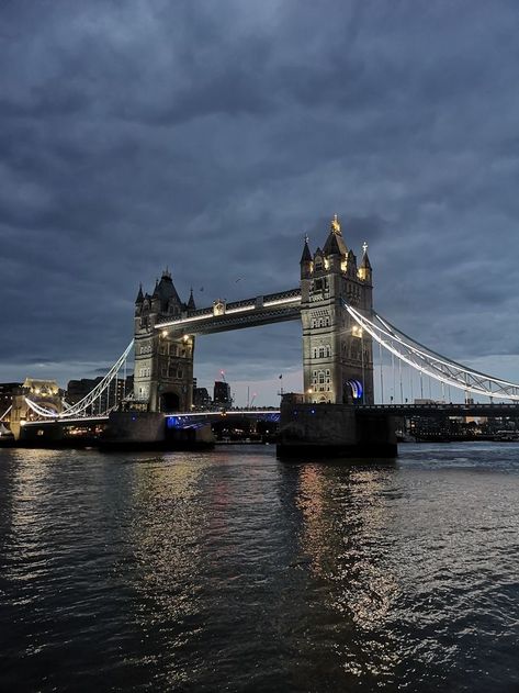 london Tower Bridge London Night, London Bridge At Night, Living In London Aesthetic Night, London Work Aesthetic, London At Night Aesthetic, London Bridge Aesthetic, London Eye Aesthetic, London Night Aesthetic, London Moodboard