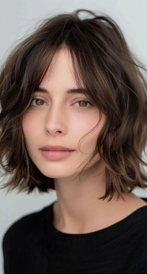 Choppy Bob Haircuts for Fine Hair Bangs: A Trend to Try Fine Hair Bob Hairstyles, Fine Hair With Bangs, Fine Hair Bob, Fine Hair Bangs, Haircut For Fine Hair, Medium Length Hair Straight, Bob Haircuts For Fine Hair, Chin Length Haircuts, Choppy Bob Haircuts