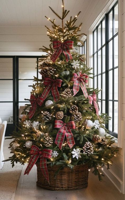 Searching for neutral Christmas decor & Christmas tree inspiration? See our fav Christmas tree decorating themes for 2024 - from totally rustic and traditional to modern and aesthetic - these modern Christmas decor ideas are a must-see! (Lots of cozy Christmas decor - save to your Christmas tree inspo / Christmas decor inspiration board for later!) Country Christmas Trees, Best Christmas Tree, Christmas Tree Inspo, Christmas Tree Decorating, Tree Inspiration, Christmas Tree Decorating Themes, Cozy Christmas Decor, Neutral Christmas Decor, Decor Christmas Tree