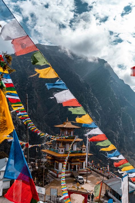 “Taktsang Gompa is placed near the Sangetsar Lake and border of China.  A popular attraction of Tawang, this Gompa stands on the edge of a small hill. Encircled by thick coniferous forest and lofty mountains, this monastery is visited by devotees in decent numbers every year. Locally known as T Gompa, this monastery has a small structure but the surroundings are extremely mesmerizing.” - Indian Holiday 🚩🚩  📸: Abi Phor Indian Mountain Map, Indian Travel Destinations, Tawang Monastery, Coniferous Forest, Travel Itinerary Planner, Coffee Table Design Modern, Road Trip Map, Itinerary Planner, Arunachal Pradesh