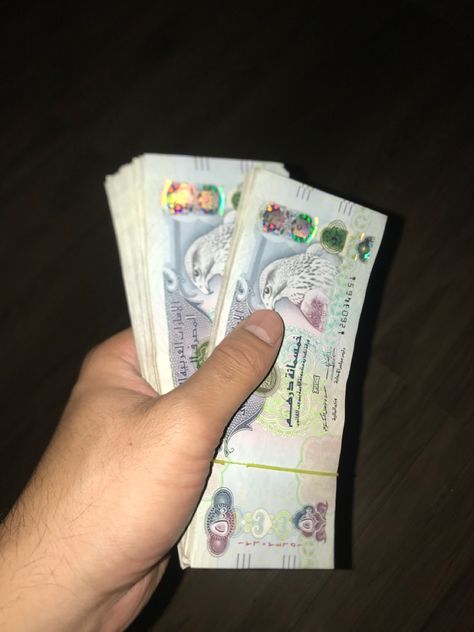 Dubai Money Cash, Dirhams Money Uae Aesthetic, Dirhams Money Uae, Dubai Currency, Dubai Aesthetic Night, Uae Money, Funny Good Night Quotes, Lucky Wallpaper, Car Poses