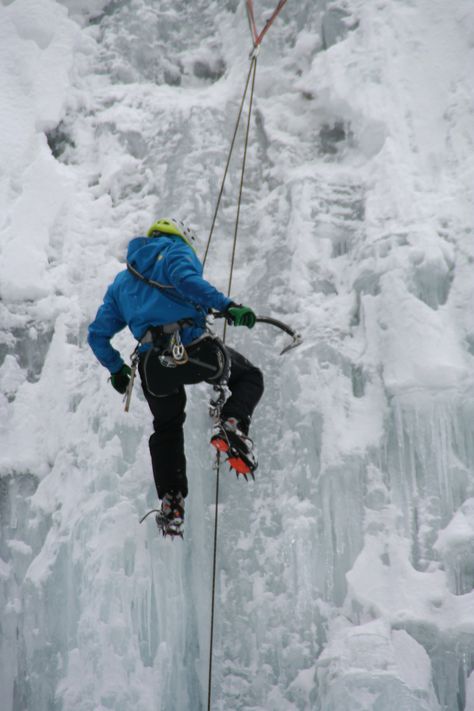 Ice climber in Dolemites Italy #rock #climbing #mountaineering #cliff Mountain Climber Aesthetic, Ice Climbing Aesthetic, Rock Climbing Aesthetic, Adrenaline Activities, Extreme Climbing, Ice Climber, Ice Rock, Alpine Climbing, Hiking Photography