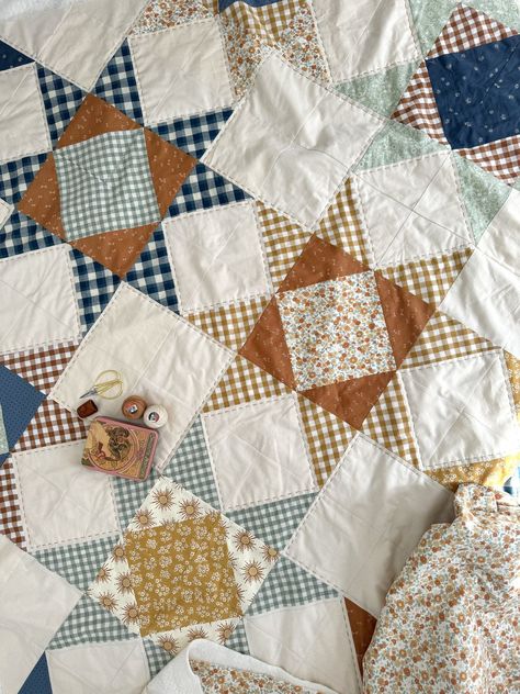 What is Joz making- November — Joz Makes Quilts Sawtooth Star Quilt Pattern, Sawtooth Quilt Pattern, Quilted Gift Ideas, Gingham Quilts, Blue And Green Quilt, Sawtooth Star Quilt, Antique Quilts Patterns, Blue Quilt Patterns, Quilt Stars