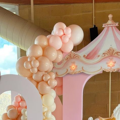 Ivonne Chavez | Event Decor on Instagram: "Round & Round 🎠🎠 We will play✨  Happy birthday beautiful Bella✨✨   Event styling  Backdrop  Balloons  Marquee @unico.byivonne   #2ndbirthday #happybirthday #kidsbirthday #kidsbirthdayparty #kidsparties #kidspartyideas #carousel #carouselparty #carouselthemeparty" Backdrop Balloons, Carousel Party, Happy Birthday Beautiful, Round Round, Party Business, Event Styling, Carousel, Kids Birthday Party, 2nd Birthday