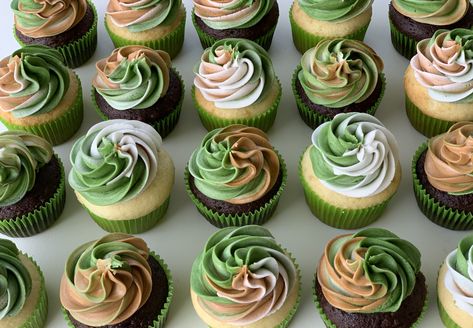 Camo Cupcakes For Boys, Masculine Cupcakes, Beautiful Cupcakes Birthday, Drake Party, Jungle Theme Cupcakes, Army Cupcakes, Camouflage Cupcakes, Camo Cupcakes, Birthday Party Checklist