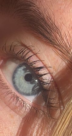 Emily on Pinterest Pretty Eyes Color, Blue Eyes Aesthetic, Blue Eye Color, Light Blue Eyes, Pretty Blue Eyes, Bedroom Eyes, Gray Eyes, Aesthetic Eyes, Light Eyes