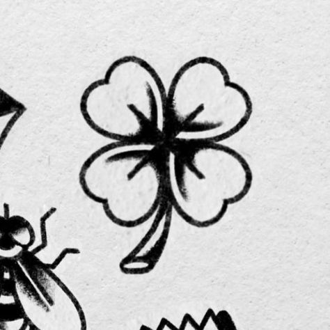 Four Leaf Clover Tattoo Old School, Easy Traditional Tattoo Stencils, Small Tradional Tattoo, Small Traditional Tattoo Fillers Black, Old School Clover Tattoo, Old School Gap Filler Tattoo, Tattoo Ideas For Men Traditional, Small Tattoos Old School, American Trad Elbow Tattoo