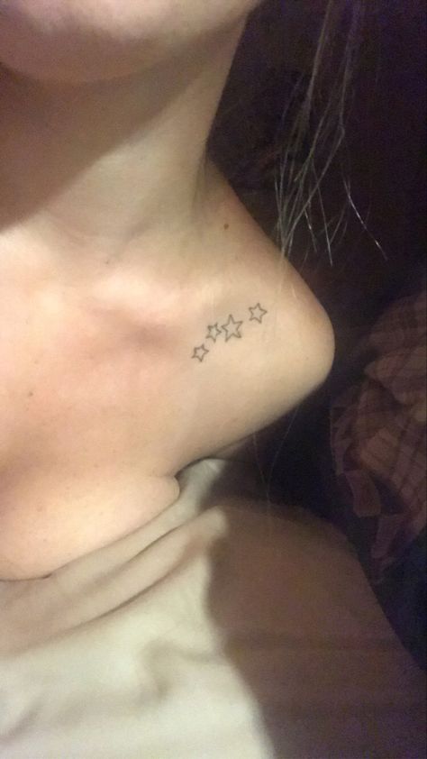 Unique Minimalist Tattoo, Tattoo Collar Bone, Bone Tattoos, Sharpie Tattoos, Small Pretty Tattoos, Star Tattoo, Collar Bone Tattoo, Collar Bone, Discreet Tattoos