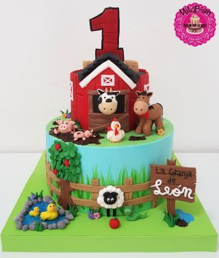 Sweet Farm cake - cake by MileBian - CakesDecor Animal Baby Shower Cake, Farm Birthday Cakes, Barnyard Cake, Barn Cake, Farm Animal Cakes, Animal Birthday Cakes, Barnyard Birthday Party, Farm Theme Birthday, Farm Animals Birthday Party