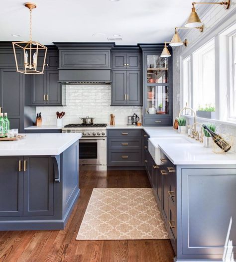 Cabinet color:  Benjamin Moore Wrought Iron Серая Кухня, Interior Dapur, Kitchen Ikea, Kabinet Dapur, Blue Kitchen Cabinets, New Kitchen Cabinets, Classic Kitchen, Kitchen Design Decor, Classic Kitchens