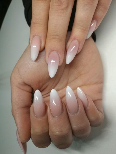 Ambre Nails, Almond Nails French, Natural Looking Nails, Nagel Tips, Basic Nails, Almond Nails Designs, Almond Acrylic Nails, Almond Nail, Nail Polishes