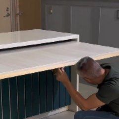 Lofts | Design | Architecture | Furniture on Instagram: "A dinning table out of a kitchen peninsula 😍 This is a real space-saving solution for when you need to have an extra table. You could also save space using the foldable stools, as @hagalo_en_casa demonstrates in the video. 👏🏻👏🏻👏🏻👏🏻 Follow @loftyabodes #LoftyAbodes #DiningTable #KitchenIsland #KitchenFurrniture #Kitchen #kitchendesign #KitchenPeninsula #stools #FoldingStool #furnituremaker #DesignFurniture #SmallSpaceSquad #spacesa Kitchen Peninsula With Dining Table, Space Saving Dining Table Ideas, Space Saver Dining Table, Kitchen Separation, Space Saving Dining Table, Foldable Dining Table, Kitchen Peninsula, Foldable Stool, Modular Table