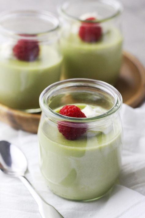 Matcha Panna Cotta, Matcha Dessert Recipes, Green Tea Cheesecake, Matcha Dessert, Panna Cotta Recipe, Matcha Tea Powder, Make Ahead Desserts, Classic Desserts, Matcha Green