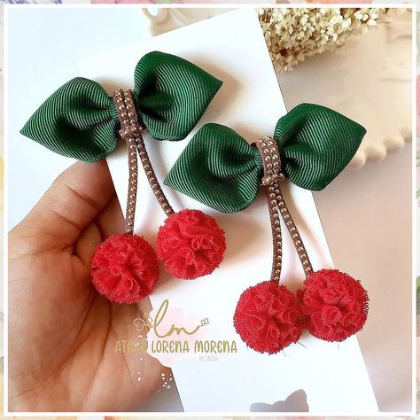 Christmas Hair Accessories - Running Out of Time? Stop searching and get them from Amazon.com - Visit NOW!! Girls Hair Bows Diy, Running Out Of Time, Christmas Hair Accessories, Photos Booth, Bows Diy Ribbon, Christmas Hair Bows, Festival Diy, Out Of Time