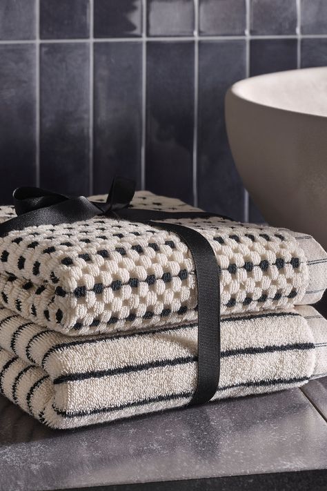 This is set of 2 Natural Mono stripe and Pattern Towel Bale is the perfect combination of easy yet stylish. The set is made from 100% cotton with a detailed stitched pattern and a classic stripe towel in each set. Hand Towel Length 50cm x Width 90cm Machine washable. 100% Cotton. Stripe Towel, Essential Camping Gear, New Home Checklist, Patterned Bath Towels, Decorative Kitchen Towels, Towel Racks, Black Towels, Bath Towels Luxury, Decorative Kitchen