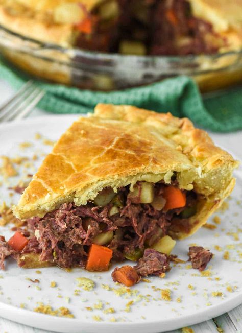 Corned Beef Pie, Smoked Corned Beef, Beef Pie, Canned Corned Beef, Beef Potatoes, Beef Pies, Hazelnut Cookies, Carrots Celery, Potatoes Carrots