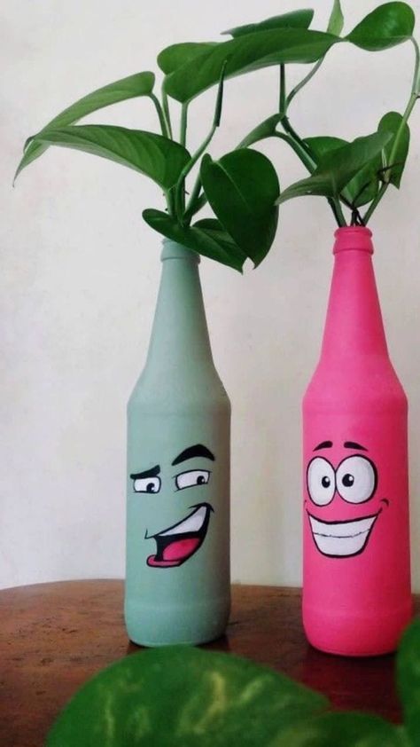 Bottle Art Ideas, Glass Decor Ideas, Bottles Decoration Diy, Bottle Art Projects, Diy Crafts Love, Glass Bottle Diy, Diy Glass Bottle Crafts, Diy Jar Crafts, Garden Crafts Diy