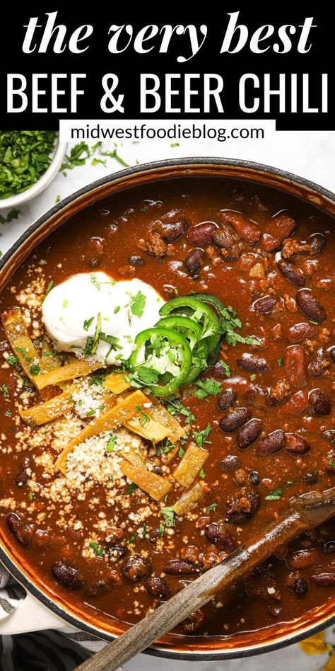 This Beef and Beer Chili is perfect for game day, a busy weeknight, or Sunday night dinner with the family. It’s loaded with all the classic chili ingredients – ground beef, a variety of beans, and a few key spices – and just a hint of your favorite beer flavor! Ready in 45 minutes with a handful of pantry staples, this beer chili will quickly become a family favorite! Beer Chili Recipe, Sunday Night Dinner, Beer Chili, Favorite Chili Recipe, Classic Chili, Best Chili Recipe, Chili Recipe Crockpot, Chili Ingredients, Chili Soup