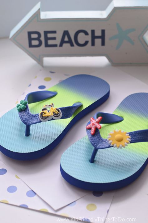 DIY Flip-Flop Craft with Kids Kids Summer Crafts, Nanny Ideas, Flip Flop Craft, Summertime Crafts, Being Outside, Activities For Girls, Kids Flip Flops, Summer Crafts For Kids, Little Designs