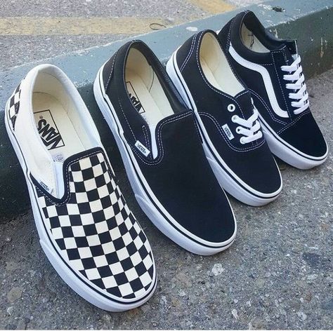 Converse Haute, Black White Sneakers, Mens Vans Shoes, Cute Vans, White Vans, Black Vans, Vans Slip On, Aesthetic Shoes, Vans Black