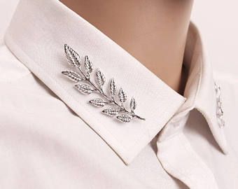 Brooch On Shirt, Shirt Collar Pins, Sweater Brooch, Collar Accessories, Collar Clips, Korean Jewelry, Collar Pins, Metal Leaves, Brooch Jewelry