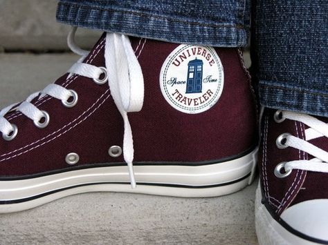 Travel the Universe in Style: Doctor Who Ten Converses Doctor Who Converse, Tattoo Doctor, Quotes Doctor, Diy Doctor, Shoes Disney, Aesthetic Doctor, Converse Custom, Disney Toms, Jodie Whittaker