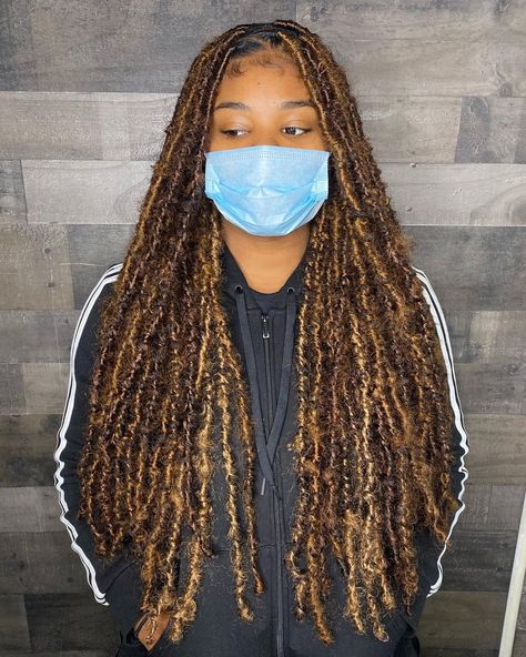 @goldielocs.llc posted on Instagram: “20 inch Island Gal Soft Locs Colors 1b/30/27 January availability in highlights 🤍” • Dec 23, 2020 at 7:33pm UTC Island Gal Locs, Color 27 And 30 Soft Locs, Color 27 Soft Locs, Soft Locs With Highlights, Locs Colors, Black Hair Protective Styles, Tina Snow, Hair Aesthetics, Makeup Aesthetics