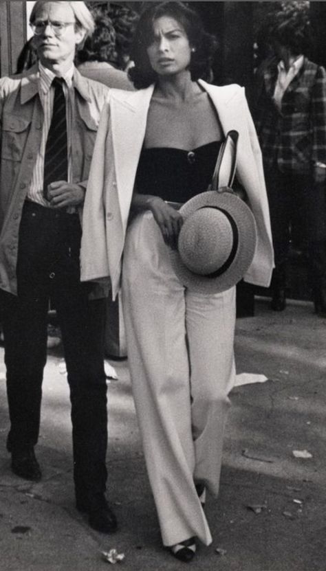 Italian Mob Wife, Mobster Wife Aesthetic, Italian Mob Wife Aesthetic, Mafia Wife, Mafia Wives, Mafia Party, Italian Wife, Italian Glam, Mob Wife Aesthetic