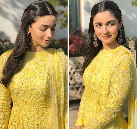 Alia Bhatt in yellow dress Kurthi Hair Styles For Long Hair, Hairstyle On Kurti Wear Indian, Hairstyles For Anarkali Dress, Anarkali Hairstyles, Hairstyles For Kurti For Women, Ali Bhatt, Yellow Anarkali Dress, Rani Har, Alia Bhatt Hairstyles