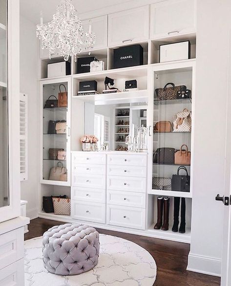 closet inspo Closet Vanity, Dream Closet Design, Walk In Closet Design, Closet Renovation, California Closets, Closet Decor, Dream Closets, غرفة ملابس, Room Closet