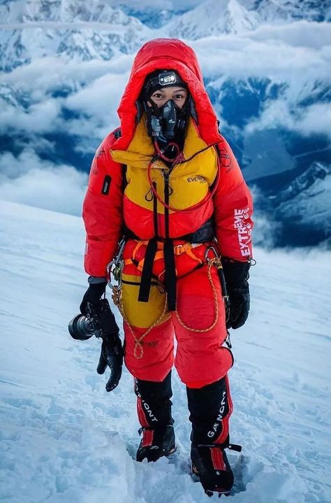 Mountain Climbing Outfit, Mountain Climbing Gear, Climbing Outfits, Down Suit, Mountain Gear, Hazmat Suit, Vest Layering, Suit Pin, Snow Gear