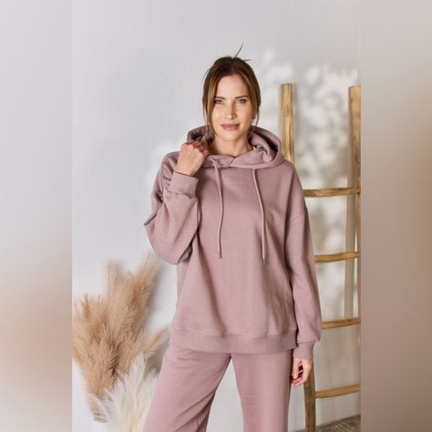 This Versatile Piece Offers A Luxurious Feel Against Your Skin While Keeping You Cozy And Relaxed. Its Oversized Design Exudes Laid-Back Vibes, Perfect For Casual Outings Or Lounging At Home. Features: Basic Style Sheer: Opaque Stretch: No Stretch Material Composition: 55% Cotton, 45% Polyester Care Instructions: Machine Wash Cold. Tumble Dry Low. Imported Model Information: Regular Size Model-Height 5'6", Bust 34", Waist 25", Hip 35", Size S, Jeans Size 1 Product Measurements: S: Bust 52 In, Le Winter Home Outfit, Princess Hoodie, Rosy Brown, 2023 Christmas, Sweatshirt Outfit, Stylish Clothes For Women, Cozy Sweatshirts, Oversize Hoodie, Basic Style