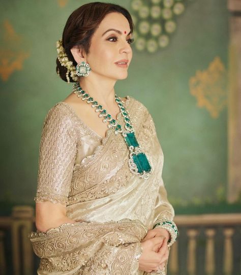 Day 3: Nita Ambani Looked Regal In A Kanchipuram Saree - ShaadiWish Nita Ambani, Bridal Jewelery, American Diamond Necklaces, Trending Necklaces, Indian Necklace, Diamond Necklace Set, Bollywood Jewelry, Pakistani Jewelry, Indian Bollywood