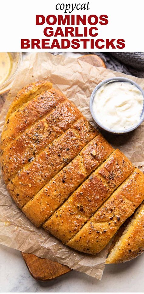 Garlic Bread Recipe Dominos Style, Dominos Style Garlic Bread, Dominos Crust Seasoning, Domino's Garlic Bread, Dominos Breadsticks, Breadstick Seasoning, Garlic Appetizers, Dominos Recipe, Dominos Garlic Bread