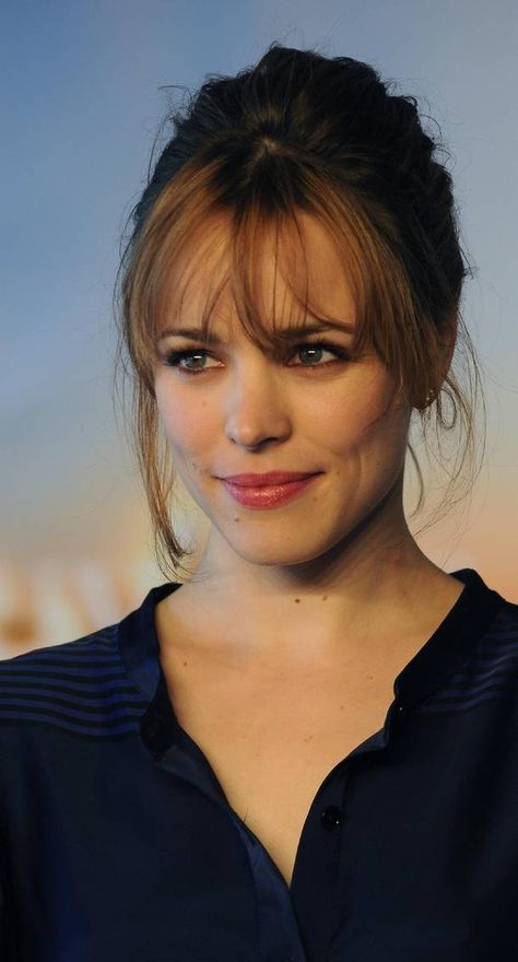 Rachel Mcadams Bangs, Rachael Mcadams, Rachel Mcadams Hair, Rachel Anne Mcadams, Full Fringe, Rachel Mcadams, English Teacher, 가을 패션, Simply Beautiful