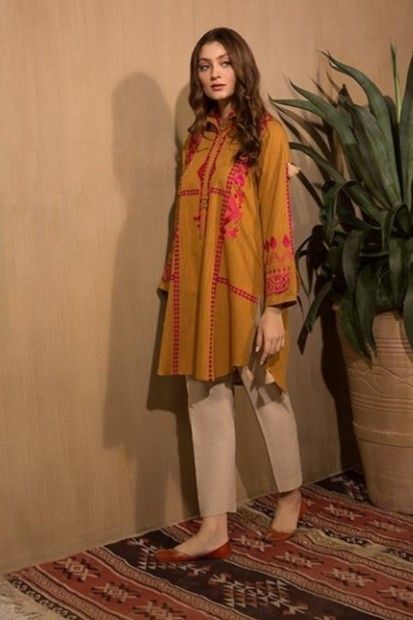 Pakistani Kurta Designs, Style Outfits Summer, Tailor Design, Summer Vibes Aesthetic, Trendy Outfits Indian, Pakistani Fashion Casual, Casual Indian Fashion, Pakistani Dresses Casual, Pakistani Fancy Dresses