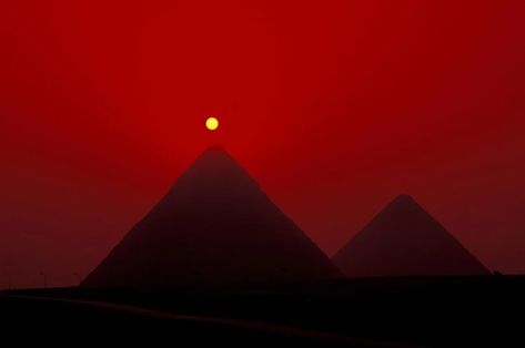 Pyramidredsunset - Imgur Egyptian Aesthetic, Egypt Aesthetic, Egypt Museum, Sendai, Arabian Nights, Great House, Giza, Blade Runner, Red Aesthetic