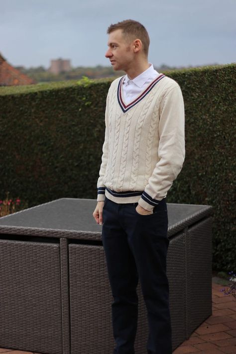 Cricket Jumper Men, Cricket Outfits, Mens College Fashion, Cricket Jumper, Jumper Men, Sweater Outfits Men, Gentleman Outfit, Preppy Fashion, Jumper Style