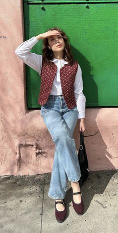 Casual Day Outfits, Stil Inspiration, Quilted Vest, Vest Outfits, Mode Inspo, Classy Women, Looks Vintage, In A World, Outfits Casuales