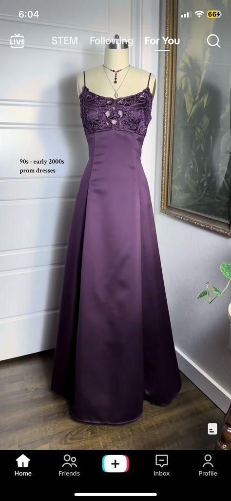 90s Prom Dresses, Dream Prom Dress, Prom Dress Inspo, Prom Dresses Vintage, Prom Dress Inspiration, Pretty Prom Dresses, Vestidos Prom, Prom Outfits, Grad Dresses