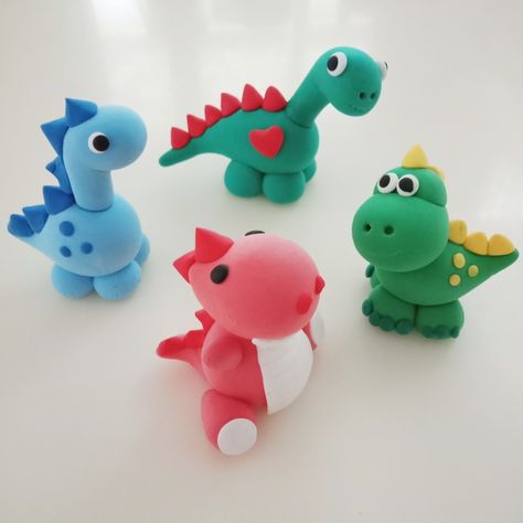 Plastalina Modeling Clay Ideas, Clay Toys Diy, Clay Dinosaur Tutorial, Cute Little Clay Things Easy, Playdoh Ideas Creative, Modeling Clay Ideas Step By Step, Clay Modeling Ideas, Play Doh Ideas, Clay Competition