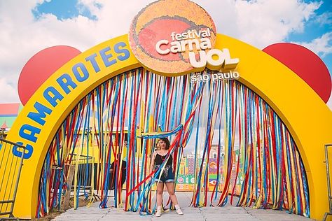 Summer Stage Design, Festival Photo Opportunity, Event Booth Design Outdoor, Event Backdrop Design Ideas, Festival Entrance Design, Festival Event Design, Carnival Entrance, Coachella Vip, Festival Entrance