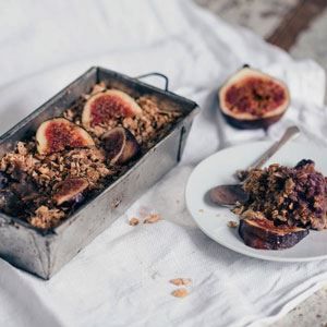 Fresh Fig Cobbler Recipe | AGFG Fig Cobbler, Pear Crumble, Pretty Desserts, Pie Crumble, Fig Recipes, Dessert Bites, Cobbler Recipe, Guilt Free Dessert, Fresh Figs